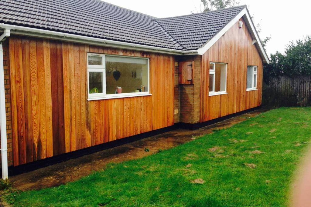 Shore Lodge. 4 Bed Bungalow Only Mtrs From The Beach. Sleeps 8 Sutton-on-Sea Luaran gambar