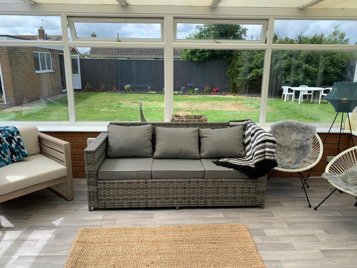 Shore Lodge. 4 Bed Bungalow Only Mtrs From The Beach. Sleeps 8 Sutton-on-Sea Luaran gambar