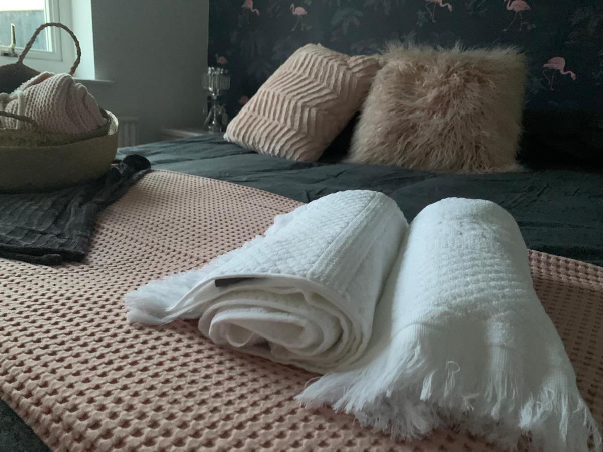 Shore Lodge. 4 Bed Bungalow Only Mtrs From The Beach. Sleeps 8 Sutton-on-Sea Luaran gambar